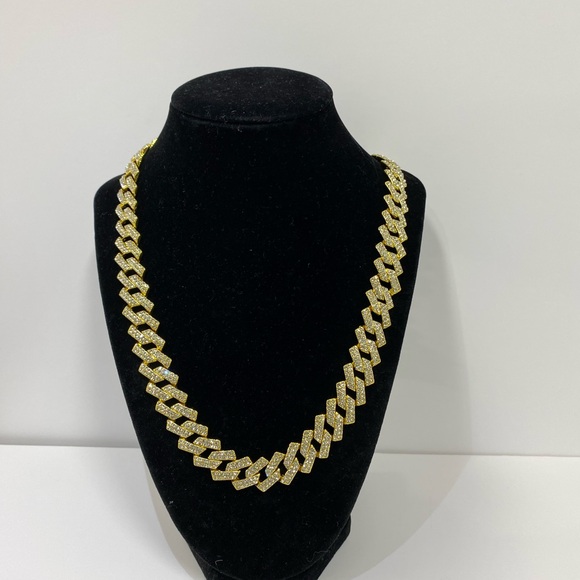 DEALS STATEMENT NECKLACES - Picture 3 of 4